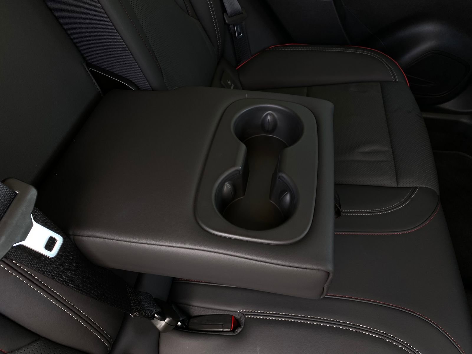 Used 2023 Buick Envision Essence w/ Sport Touring Package image 27