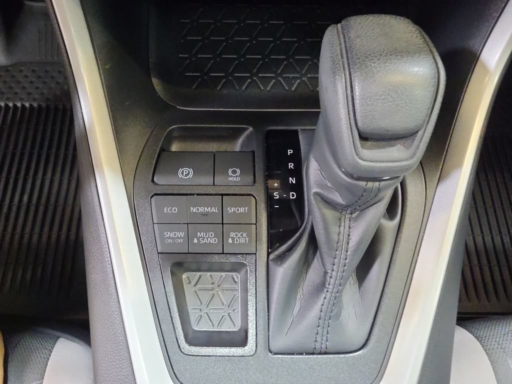 Used 2025 Toyota RAV4 XLE w/ Convenience Package AWD/4WD image 19