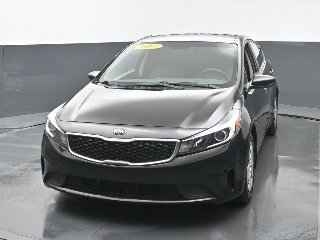 Used 2017 Kia Forte LX image 5