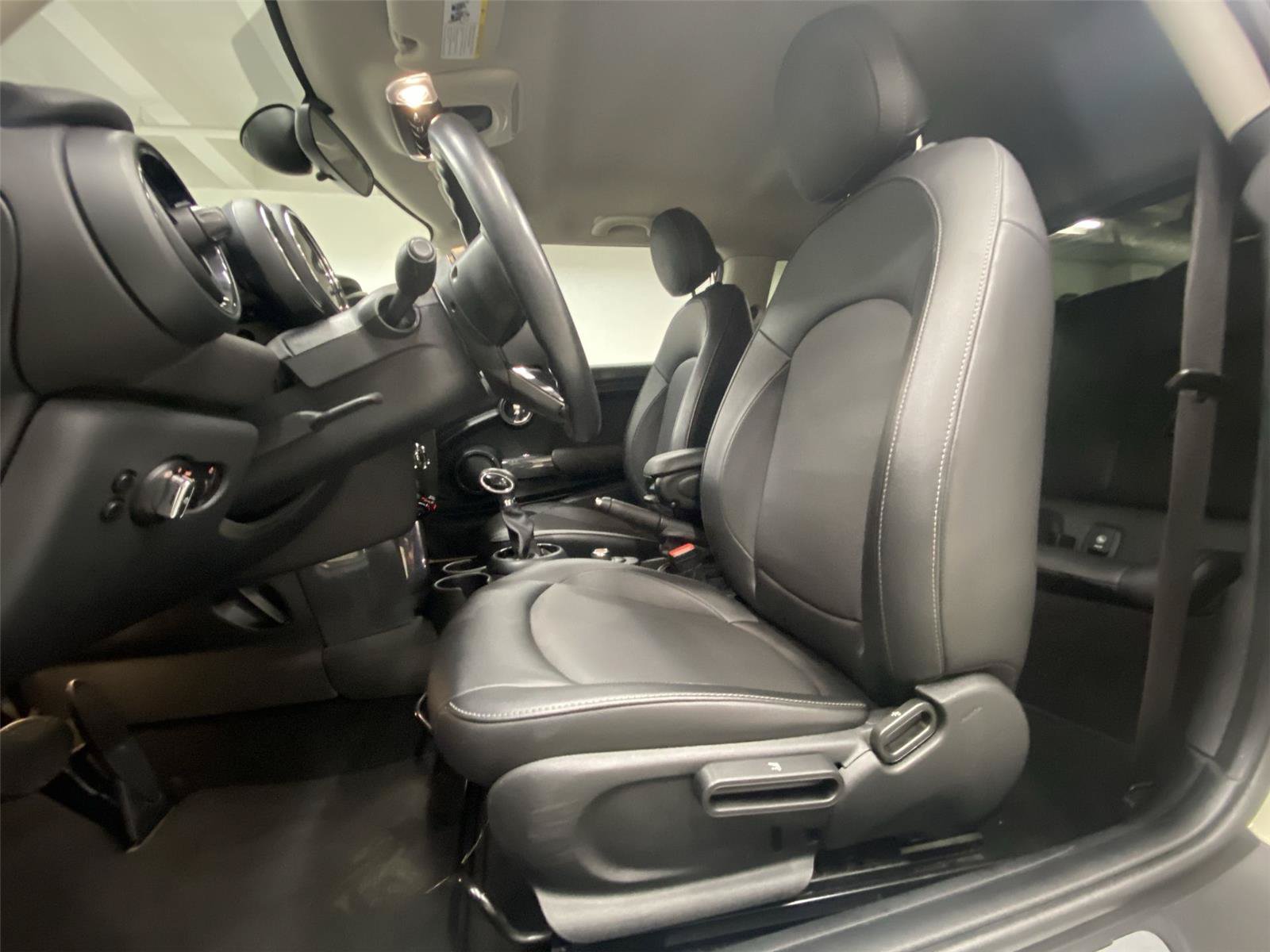 Used 2017 MINI Cooper 2-Door Hardtop FWD image 17