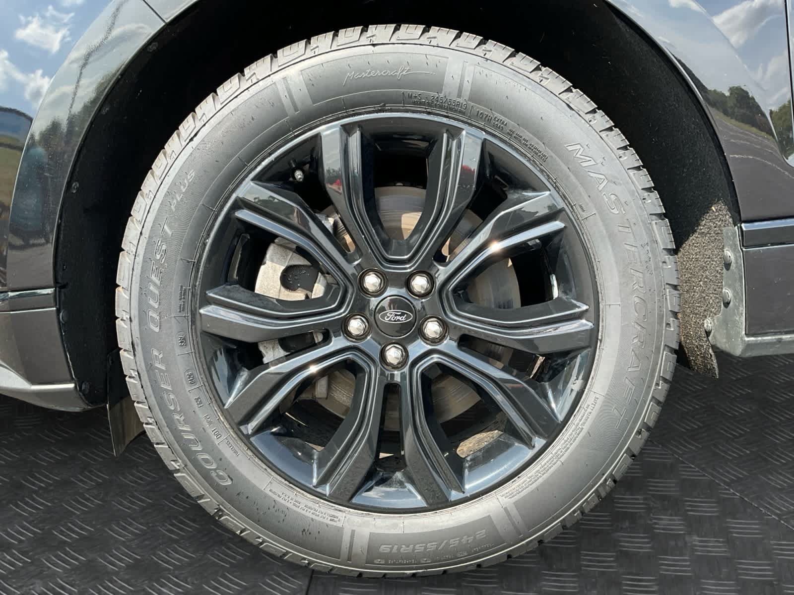 Used 2022 Ford Edge SE w/ Black Appearance Package AWD/4WD image 14