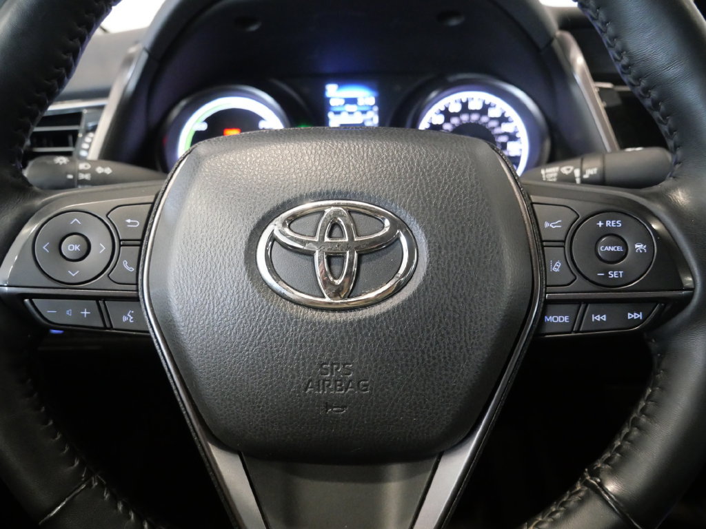 Used 2023 Toyota Camry SE w/ Cold Weather Package FWD image 18
