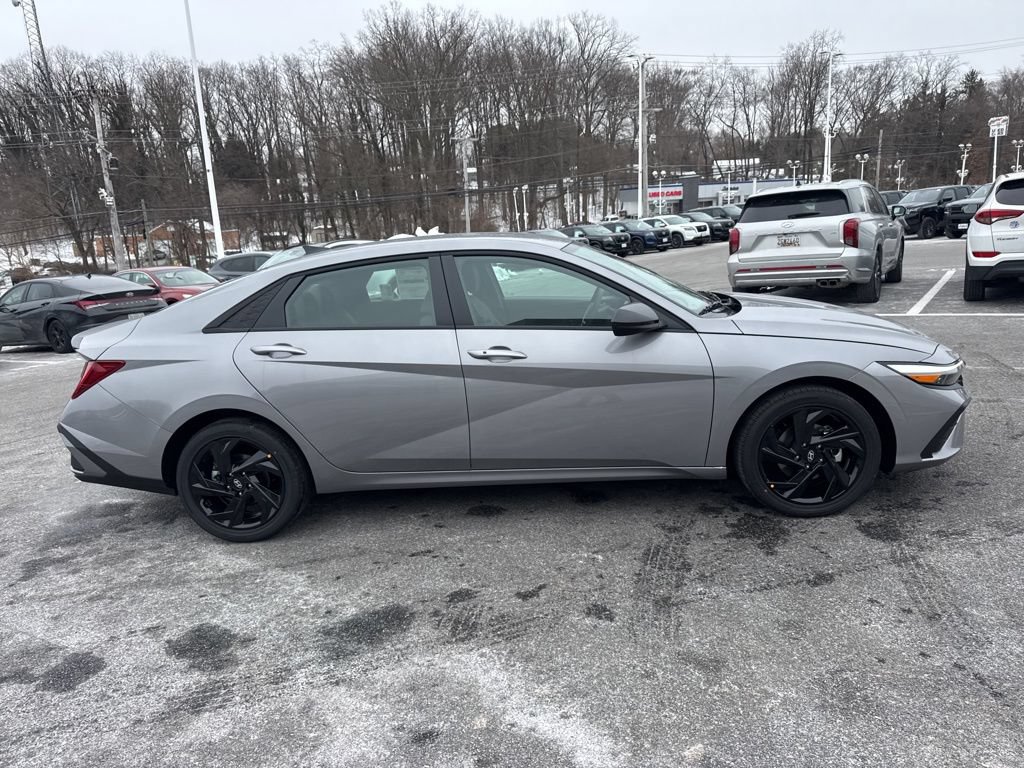 New 2026 Hyundai Elantra SEL FWD image 4