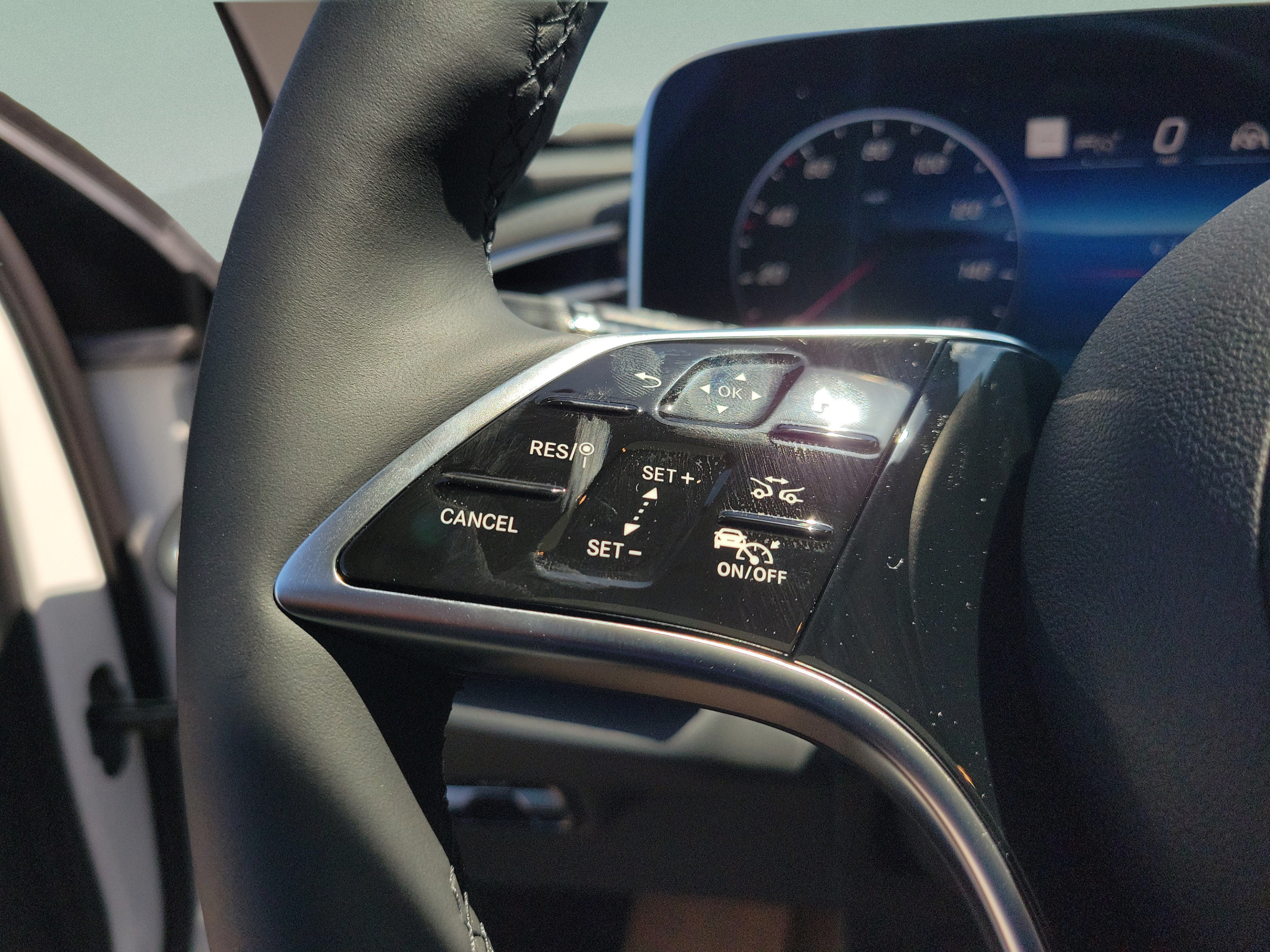 New 2026 Mercedes-Benz E 450 4MATIC Sedan image 24