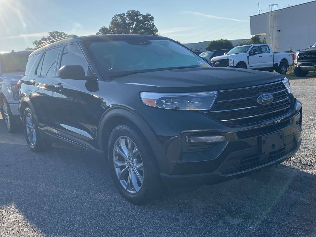 Used 2020 Ford Explorer XLT w/ Equipment Group 202A RWD image 1