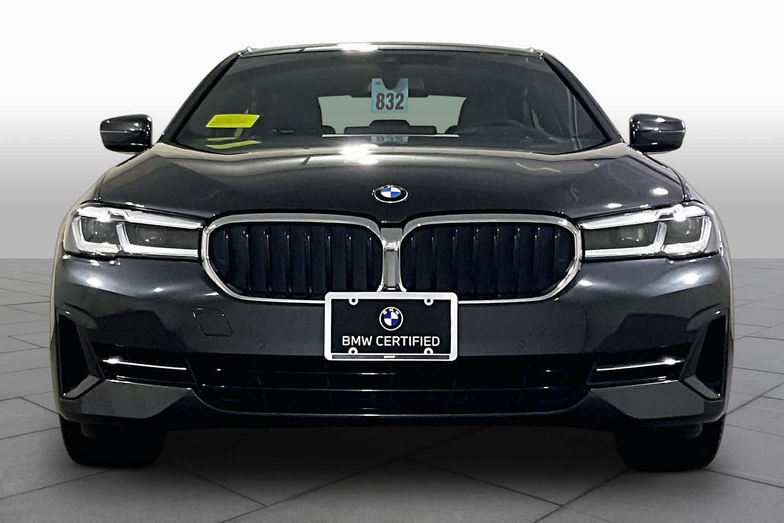 Certified 2023 BMW 530i xDrive w/ Premium Package AWD/4WD image 3