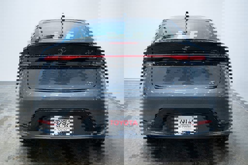 Used 2024 Toyota Prius XLE image 8