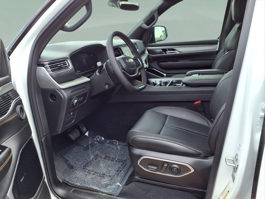 New 2026 Jeep Grand Wagoneer L 4WD image 18