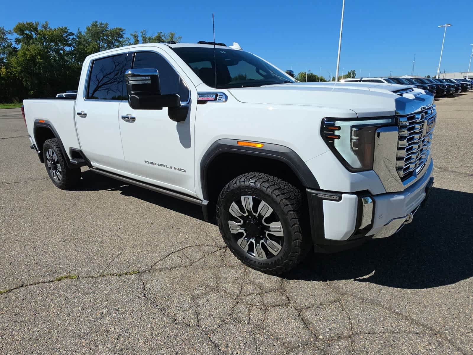 Used 2025 GMC Sierra 2500 Denali w/ Denali Reserve Package AWD/4WD image 5