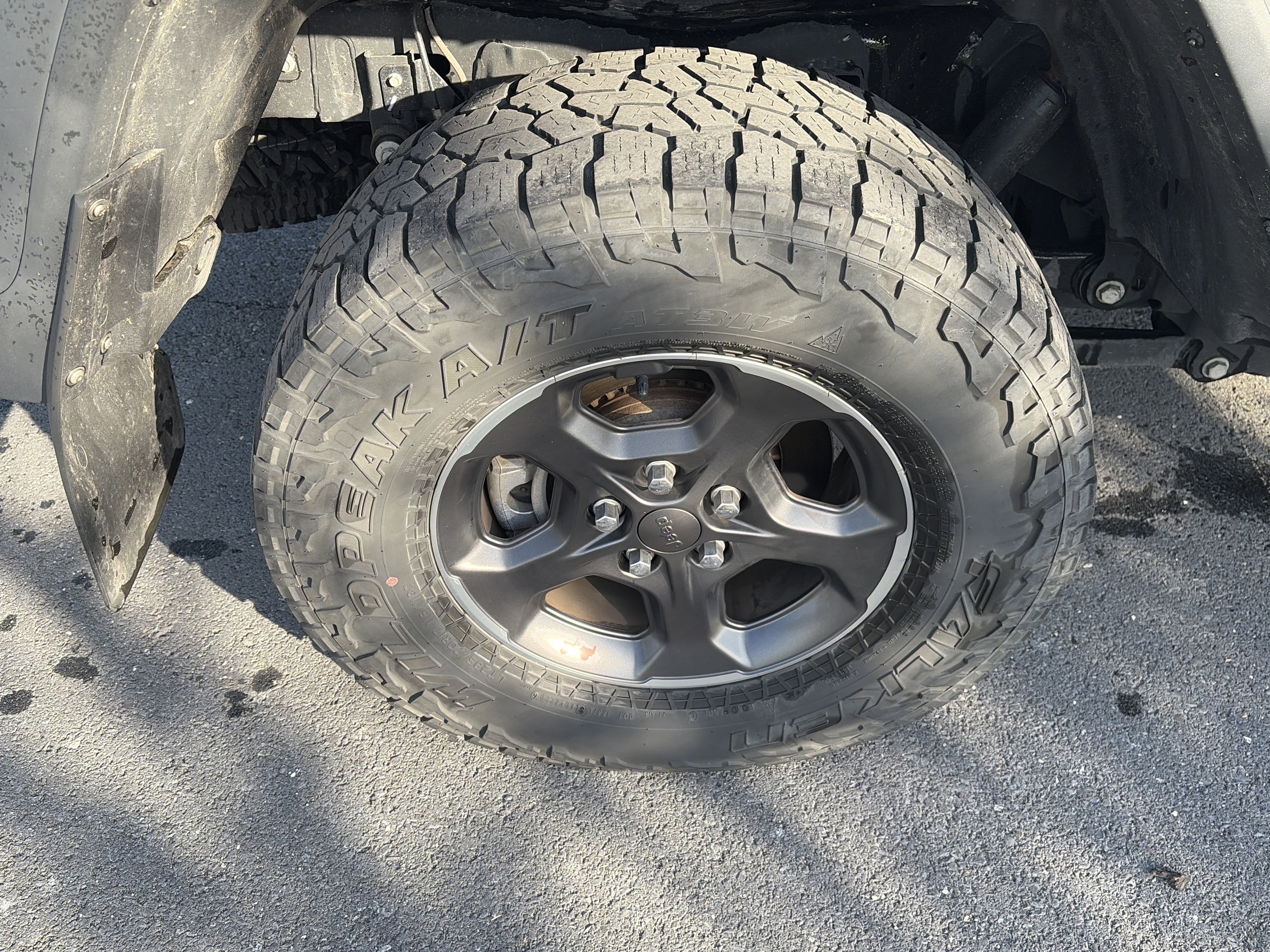 Used 2021 Jeep Gladiator Rubicon AWD/4WD image 13