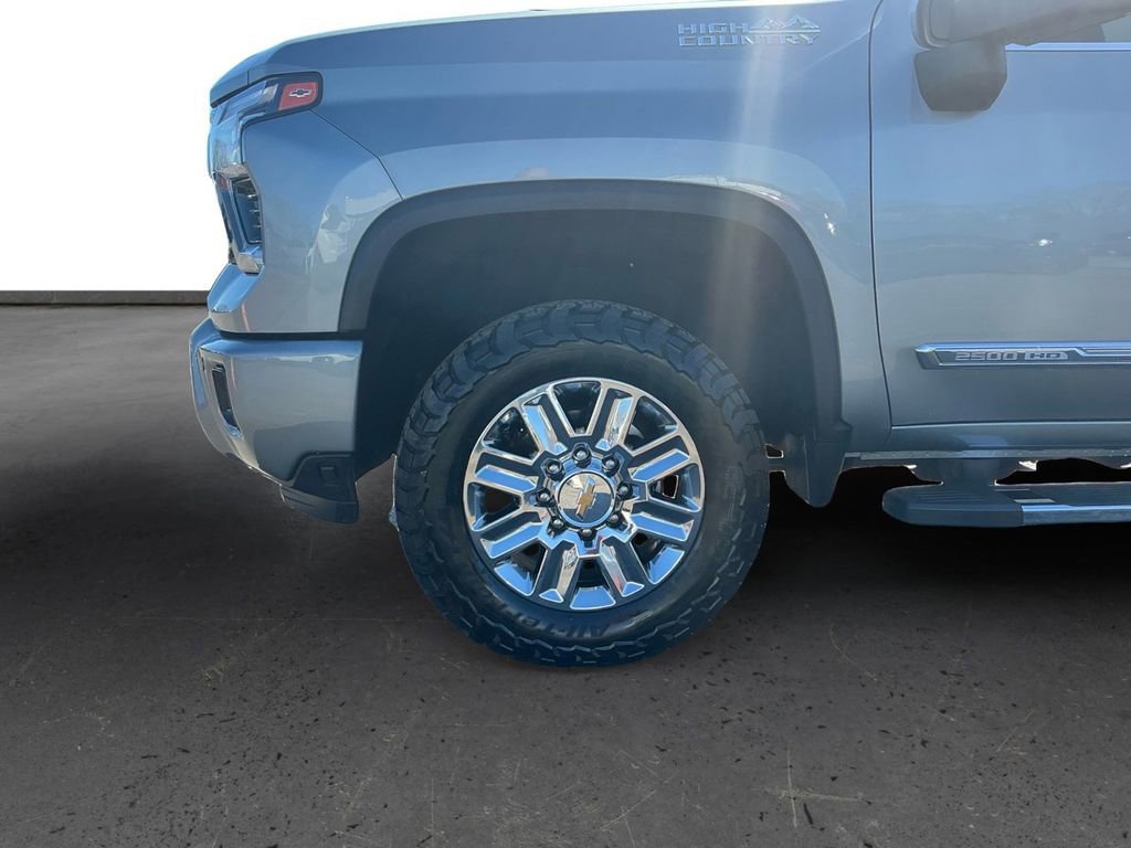 Used 2024 Chevrolet Silverado 2500 High Country w/ High Country Premium Package image 13