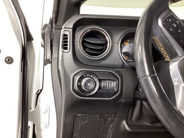 Used 2021 Jeep Wrangler Unlimited Sahara AWD/4WD image 14