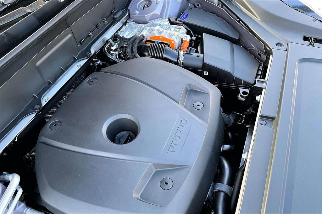 New 2026 Volvo XC90 T8 Core w/ Protection Package Premier image 39