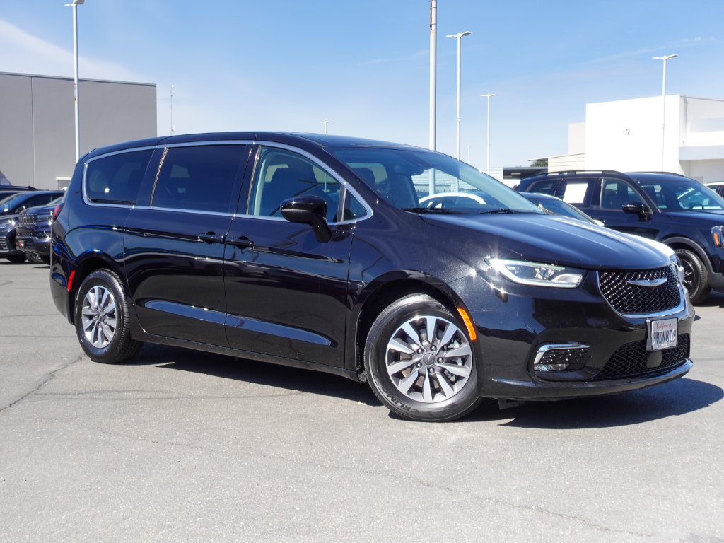 Used 2024 Chrysler Pacifica Limited FWD image 4