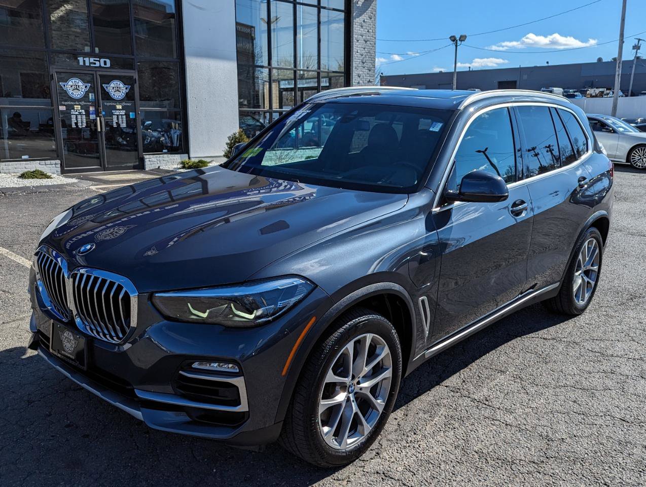 Used 2021 BMW X5 xDrive45e w/ Premium Package image 2