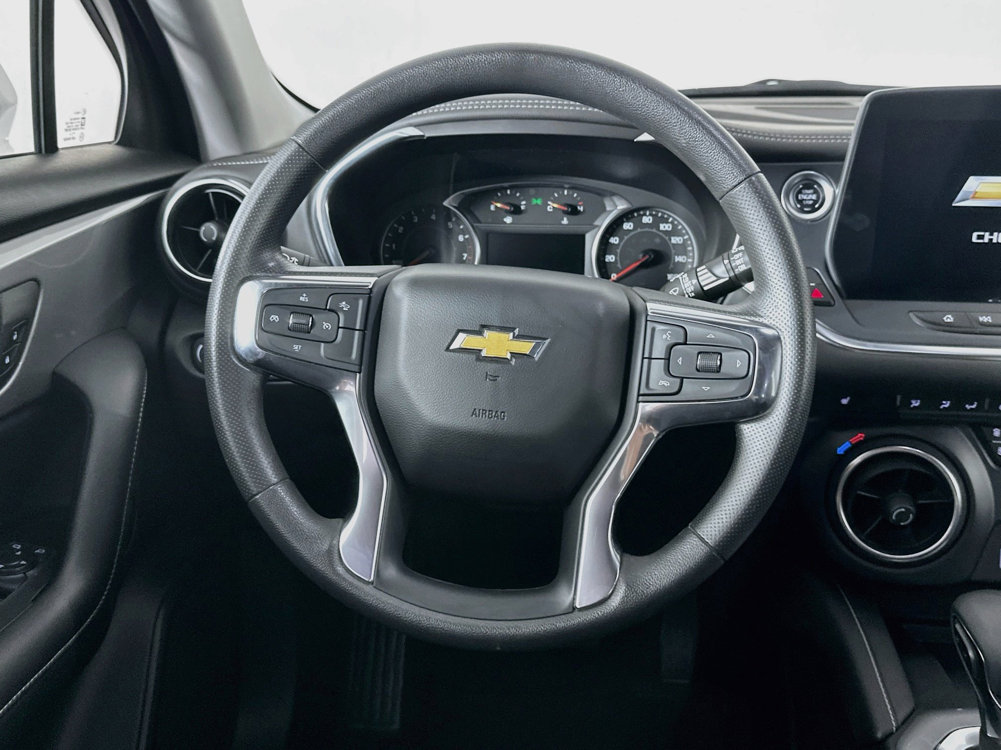Used 2024 Chevrolet Blazer LT w/ Convenience Package FWD image 18