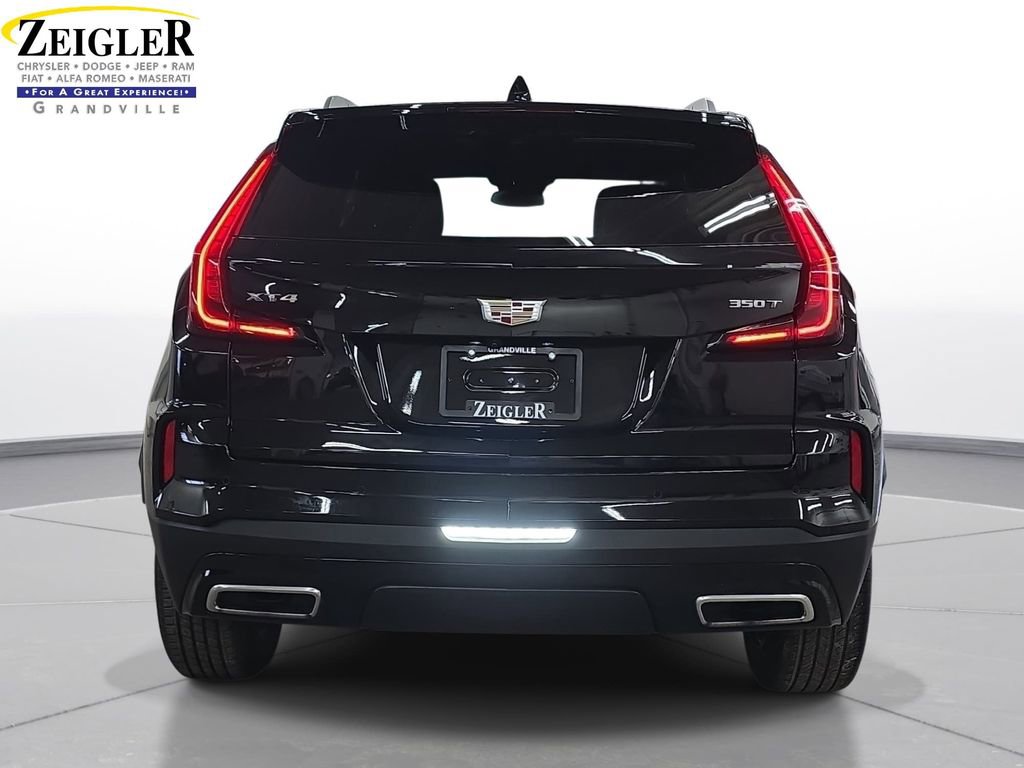 Used 2025 Cadillac XT4 Premium Luxury FWD image 6