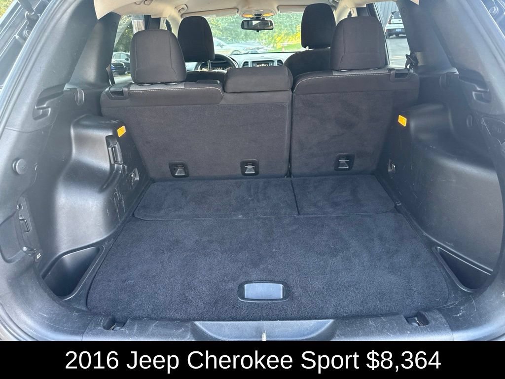 Used 2016 Jeep Cherokee Sport FWD image 14