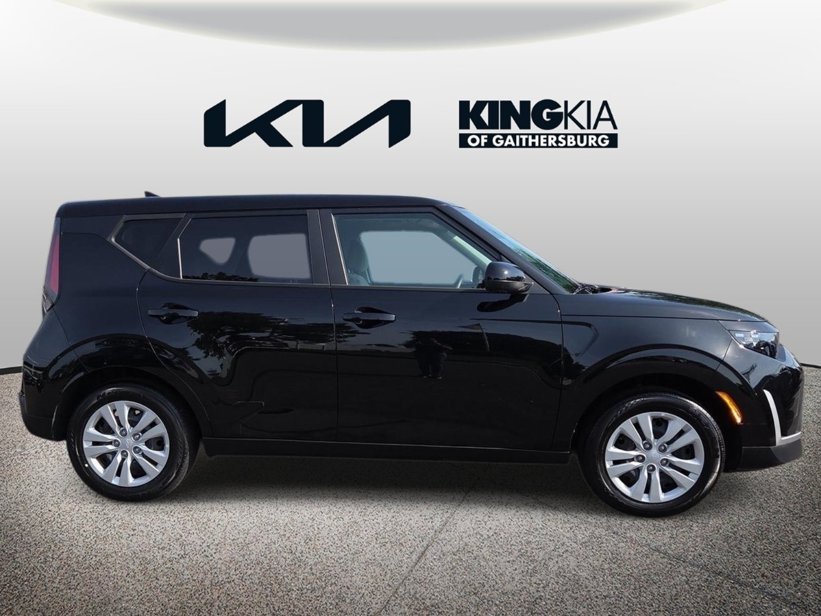 Certified 2024 Kia Soul LX FWD image 2