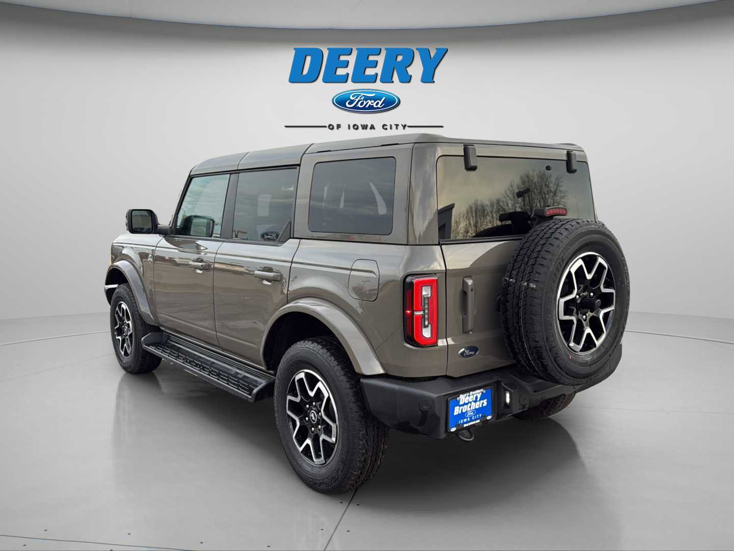 Used 2025 Ford Bronco Outer Banks image 13