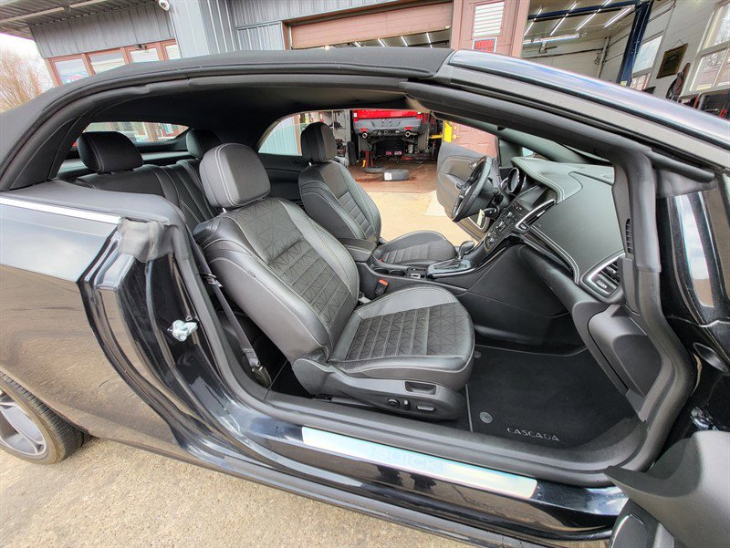 Used 2016 Buick Cascada Premium image 9