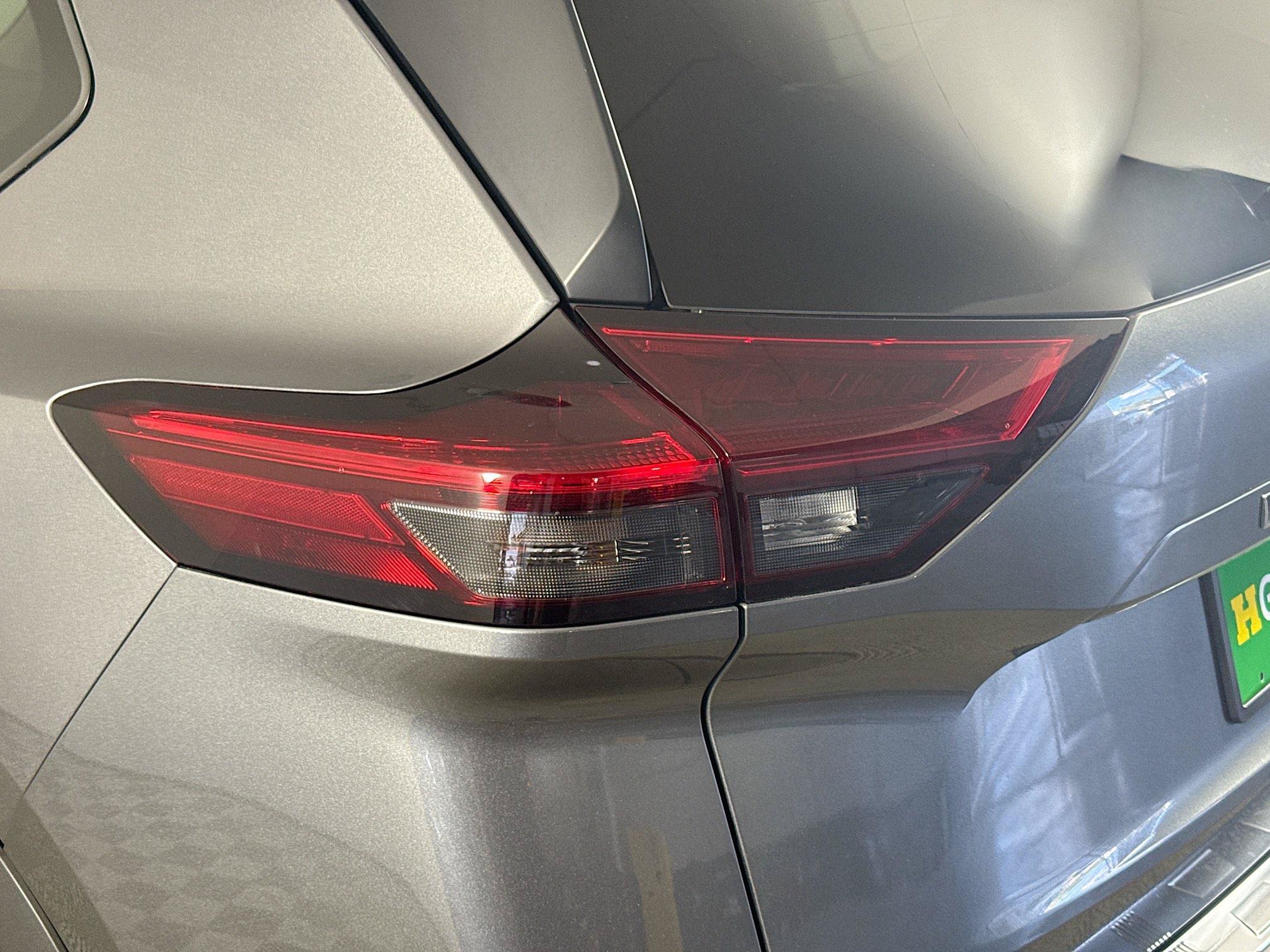 Used 2023 Nissan Rogue SV FWD image 36