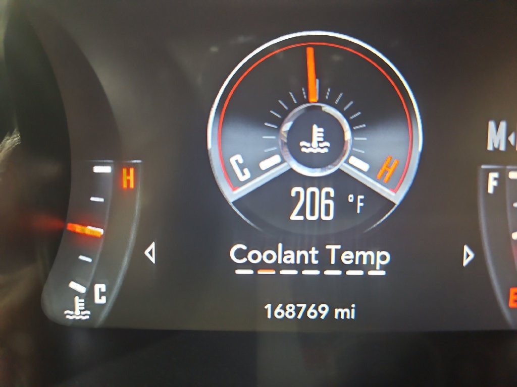 Used 2016 Dodge Challenger SXT w/ Driver Convenience Group RWD image 17