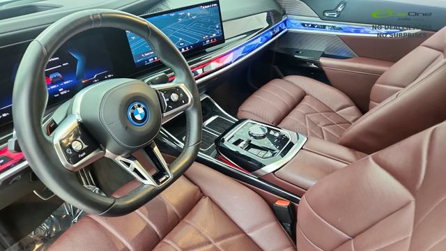 Used 2025 BMW i7 eDrive50 w/ M Sport Package RWD image 19