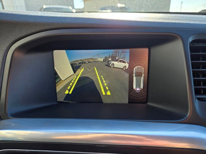 Used 2017 Volvo V60 T5 Cross Country w/ Convenience Package image 16