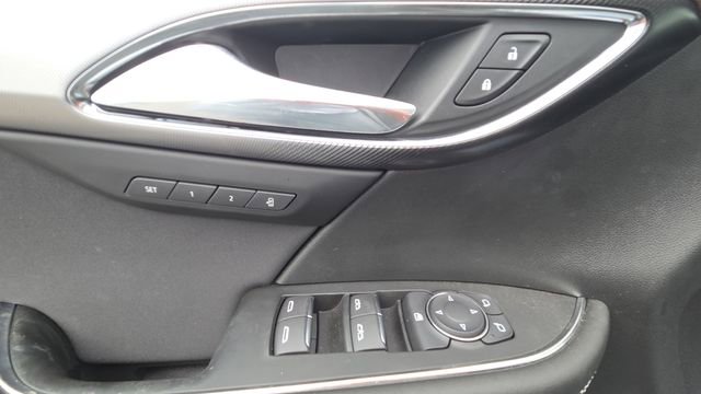 Used 2025 Buick Envision Sport Touring image 32