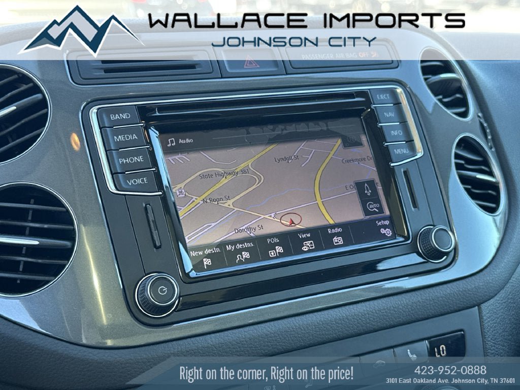 Used 2017 Volkswagen Tiguan SEL AWD/4WD image 16