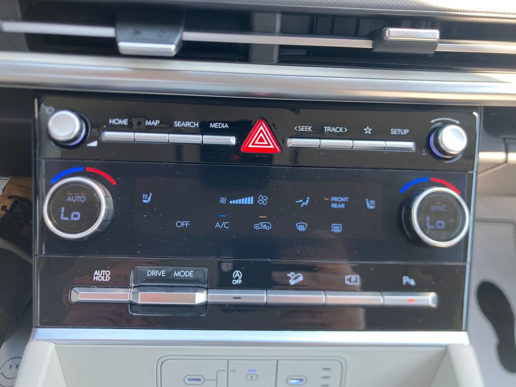 Used 2024 Hyundai Santa Fe SEL FWD image 30