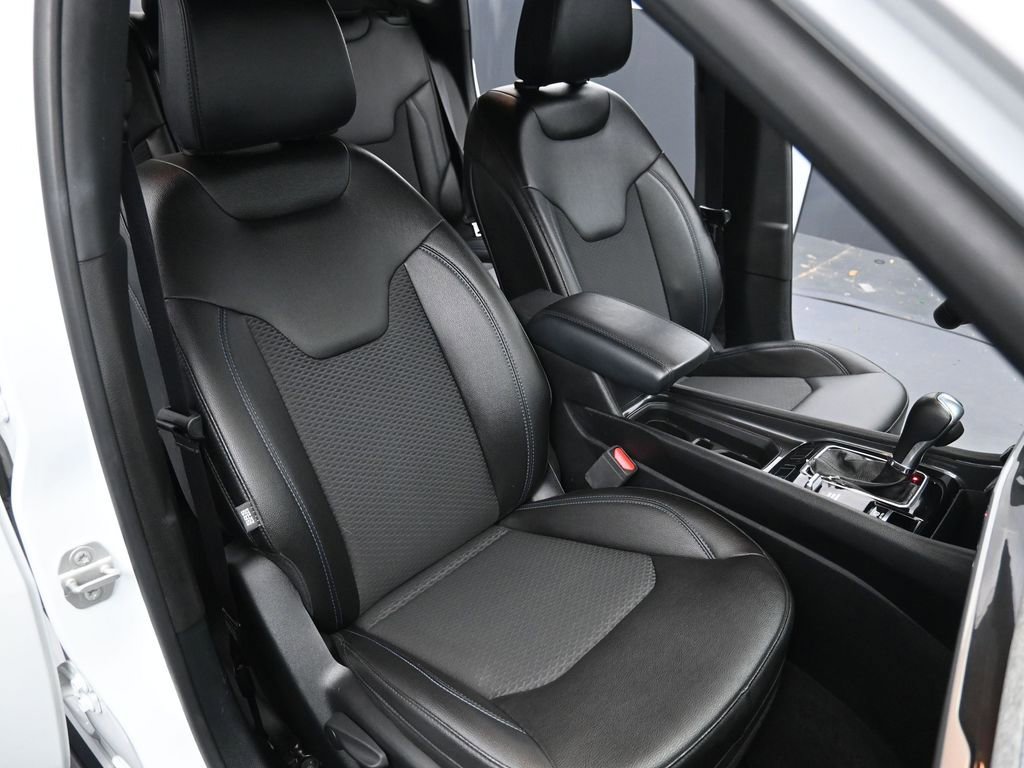 Used 2024 Jeep Compass Latitude image 12