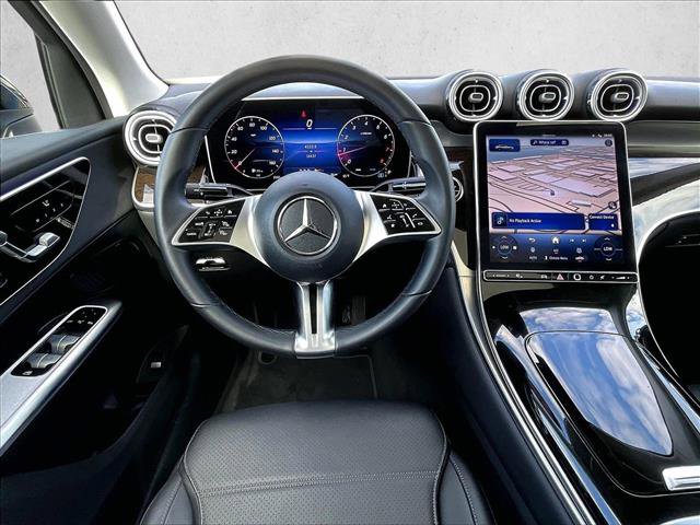 Used 2025 Mercedes-Benz GLC 300 4MATIC image 7