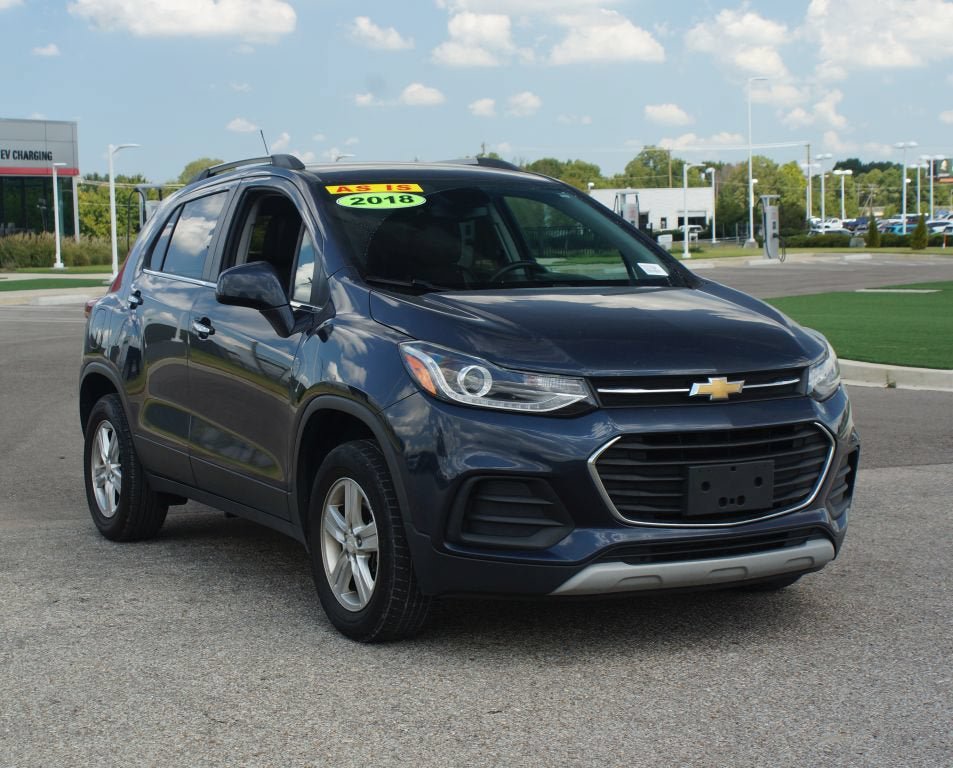 Used 2018 Chevrolet Trax LT w/ LT Convenience Package AWD/4WD image 2
