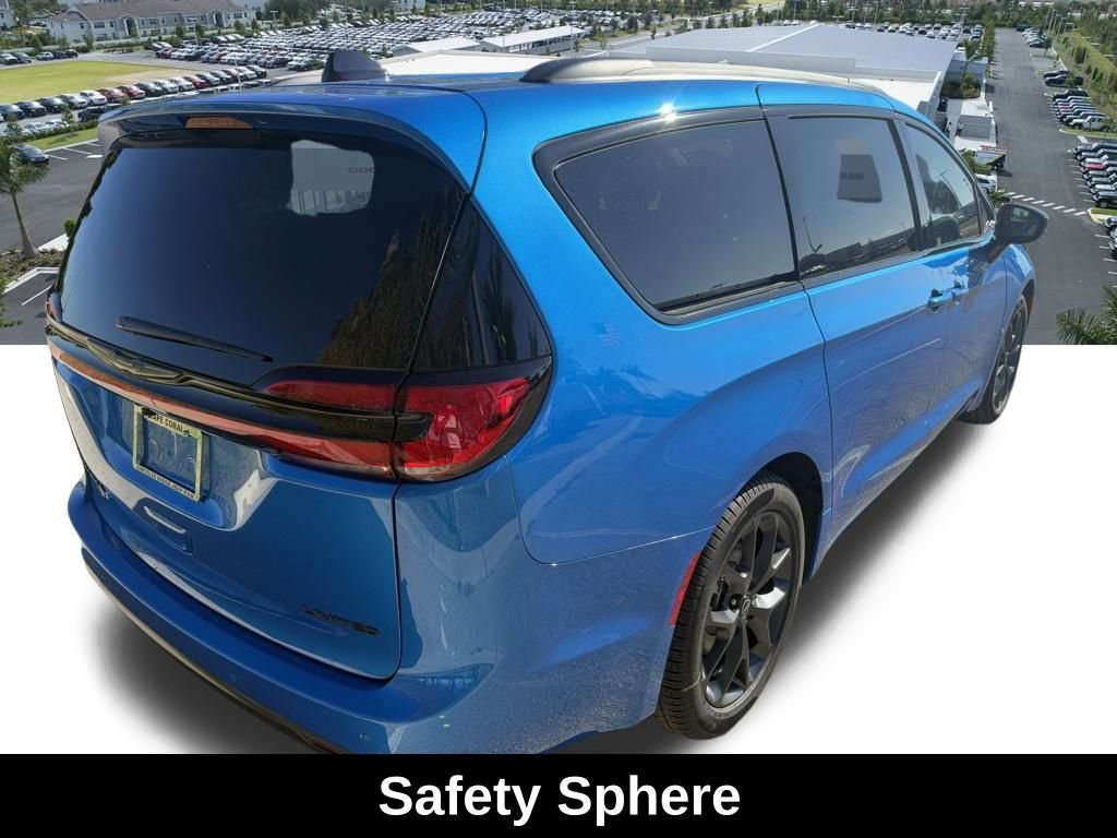 New 2026 Chrysler Pacifica Limited w/ S Appearance Package image 4