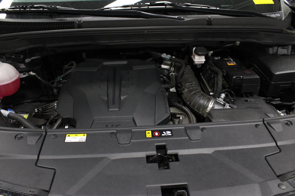 Used 2025 Kia Carnival FWD image 14