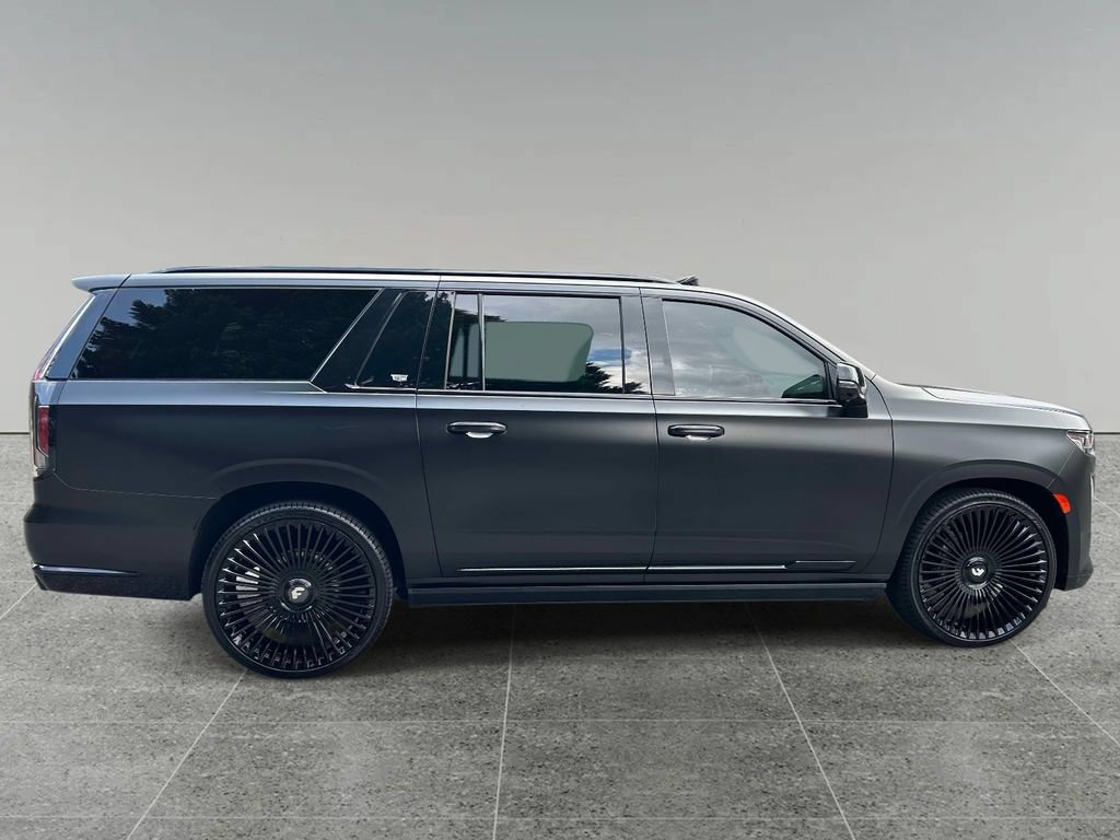 Used 2023 Cadillac Escalade ESV Sport w/ LPO, ONYX Package AWD/4WD image 6