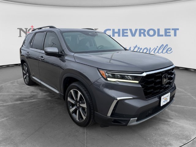 Used 2025 Honda Pilot Touring image 1