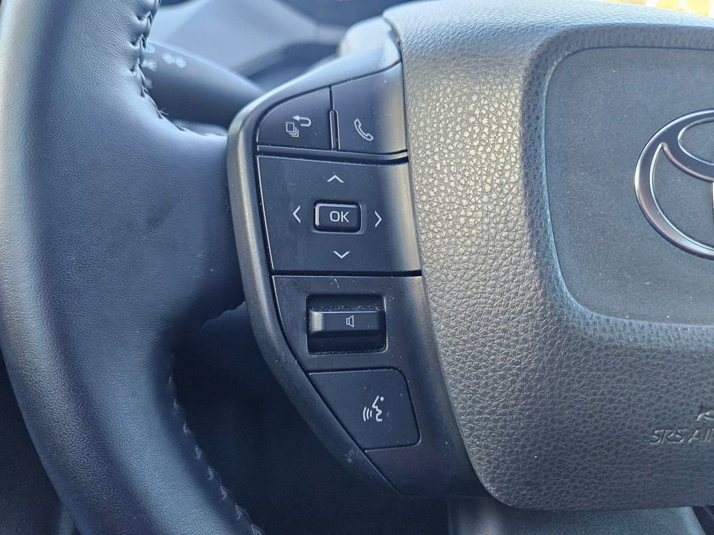 Used 2023 Toyota Prius LE image 19