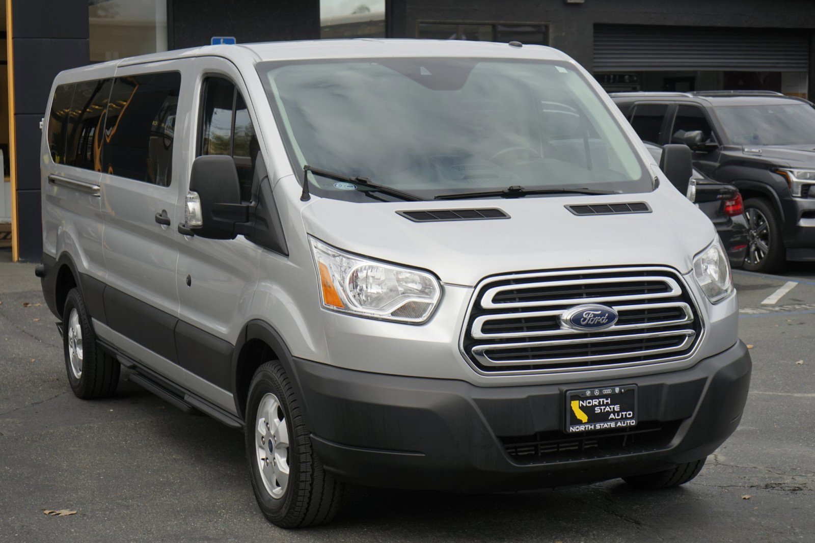 Used 2019 Ford Transit 350 XLT image 6