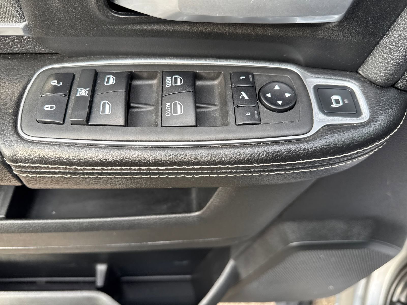 Used 2022 RAM 2500 Big Horn w/ Level B Equipment Group image 11