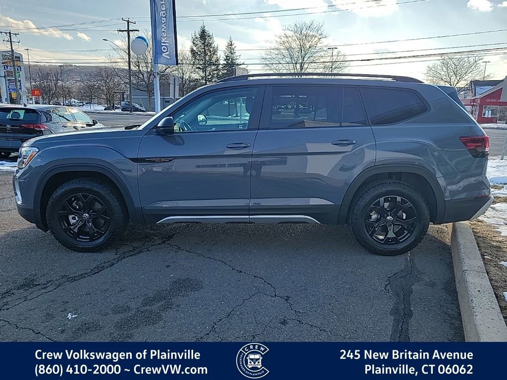 Certified 2025 Volkswagen Atlas Peak Edition SE image 25