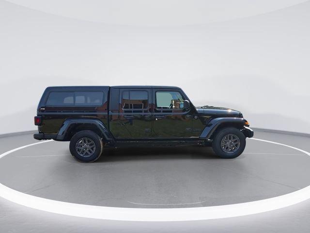 Used 2024 Jeep Gladiator Sport AWD/4WD image 9
