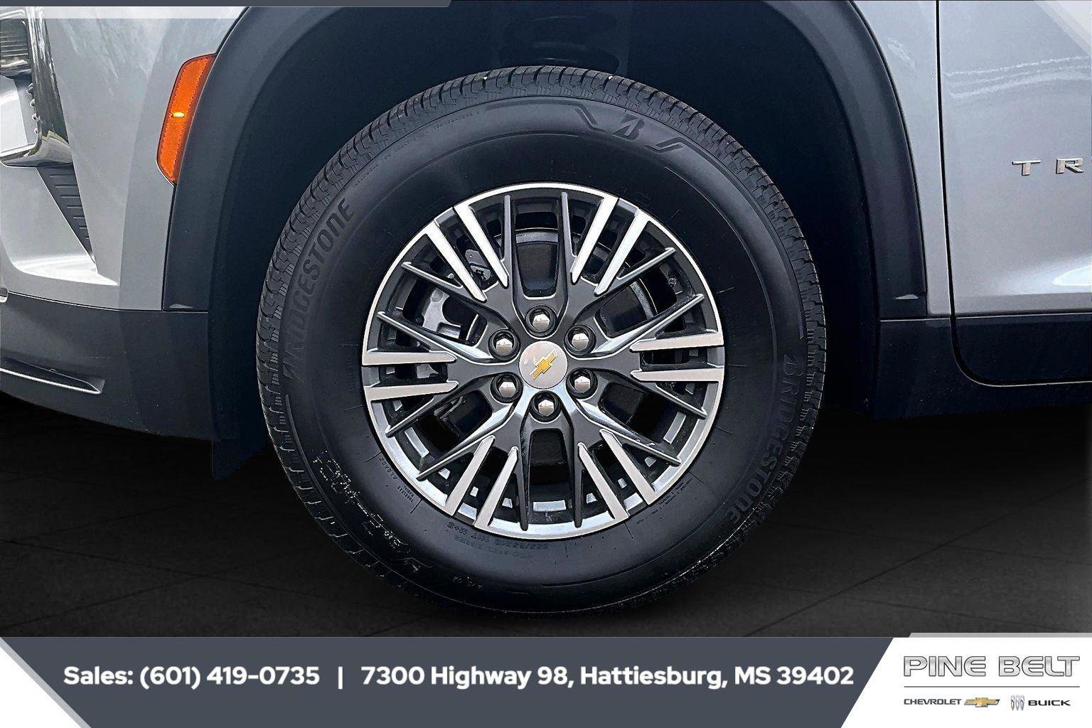 New 2026 Chevrolet Traverse LT w/ Driver Confidence Package image 7