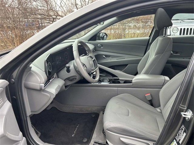 Certified 2024 Hyundai Elantra SEL w/ Convenience Package image 9