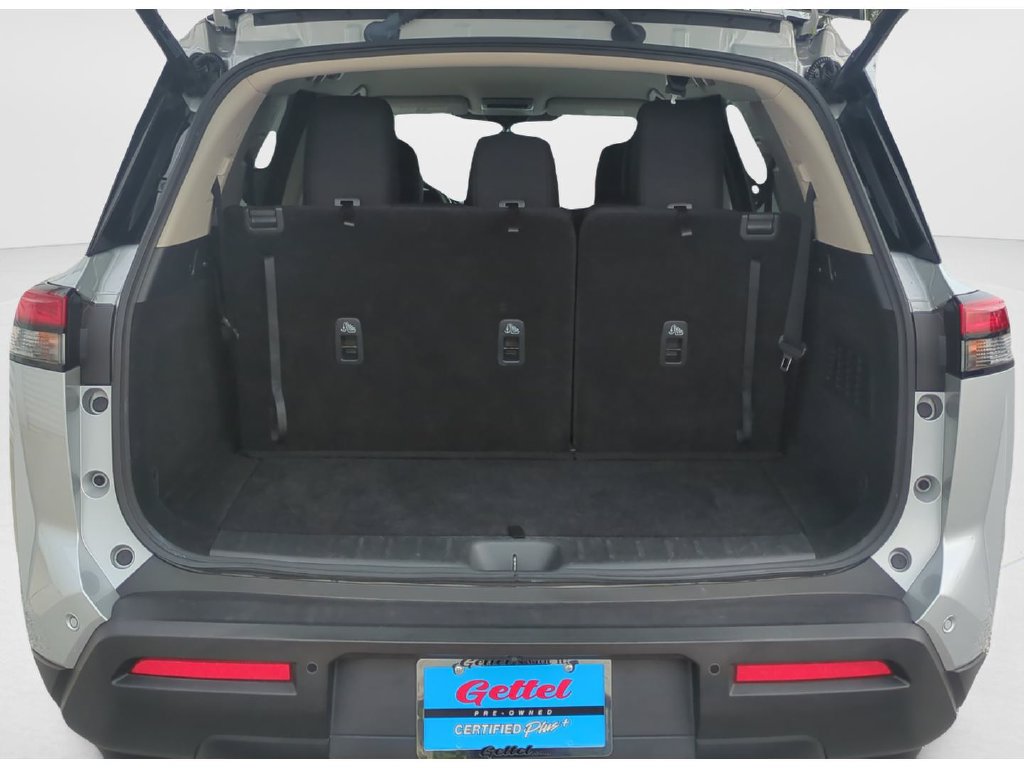 Certified 2025 Nissan Pathfinder SV FWD image 9