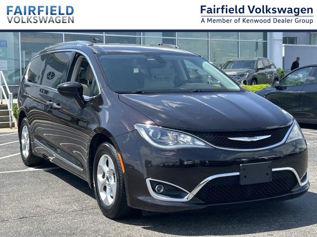 Used 2017 Chrysler Pacifica Touring-L Plus FWD image 1