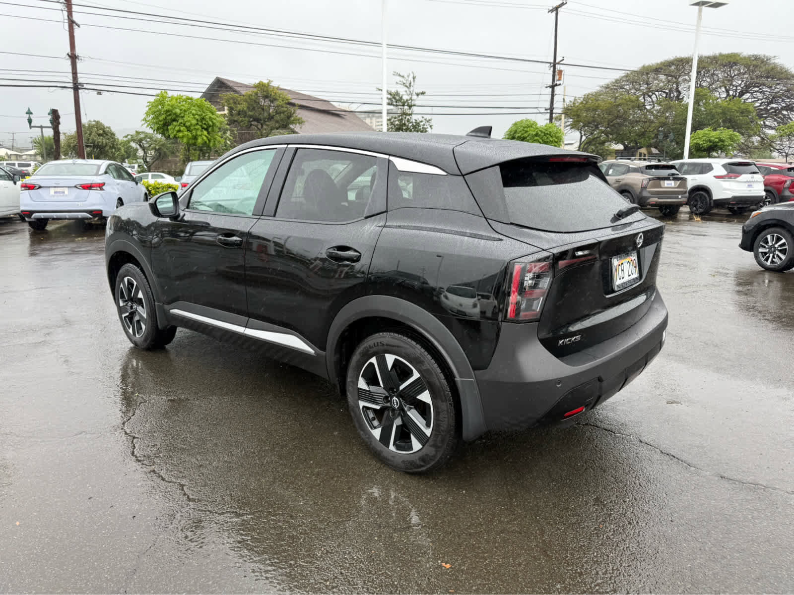 Used 2025 Nissan Kicks SV image 4