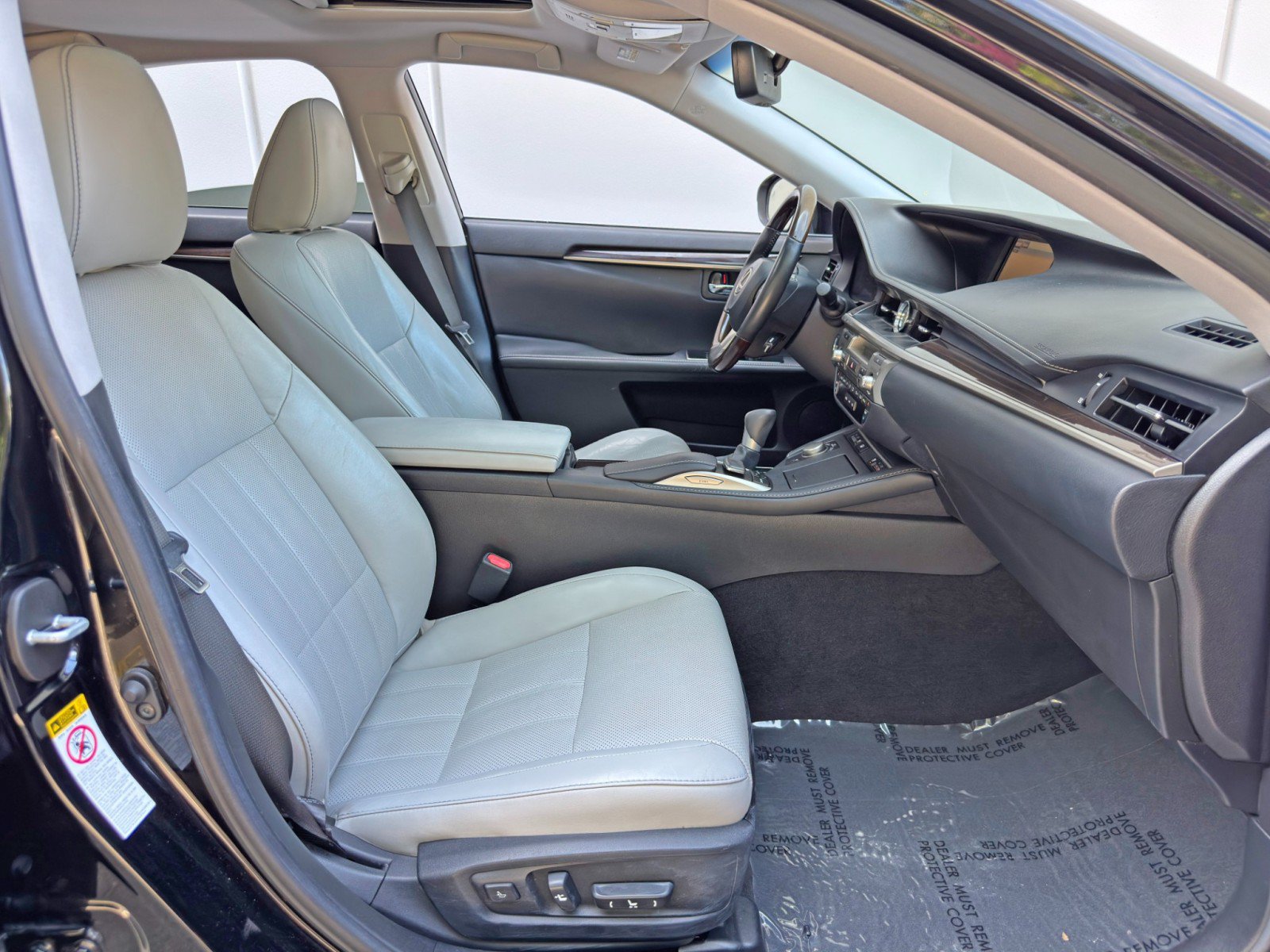 Used 2016 Lexus ES 350 w/ Luxury Package w/Wood Trim FWD image 15